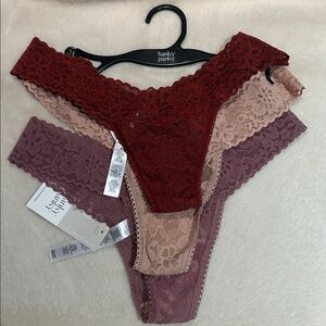Hanky Panky Daily Lace Low Rise Thongs 3-Pack Shiraz Taupe All Spice